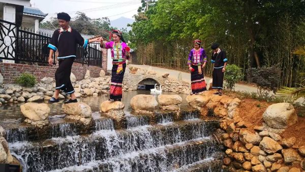 【乡村旅游】到“镇康第一村”赏花赏美景吧！