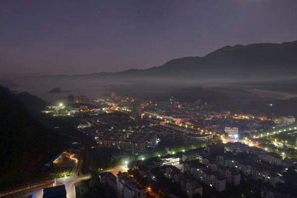 南伞晨景（作者：李应）