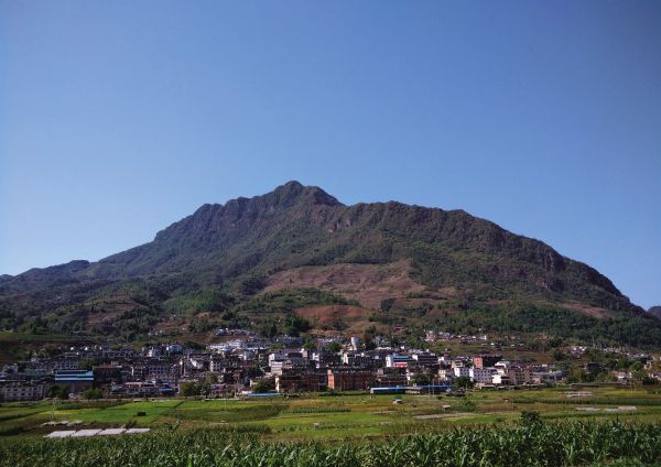 凤尾镇薄刀山